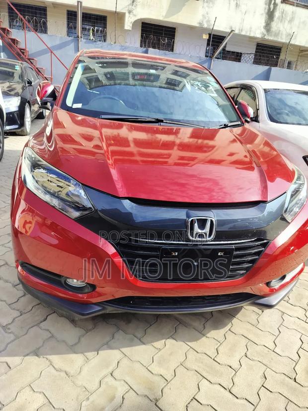 Honda Vezel 2017 Red