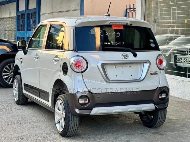 Daihatsu Cast 2017 Silver