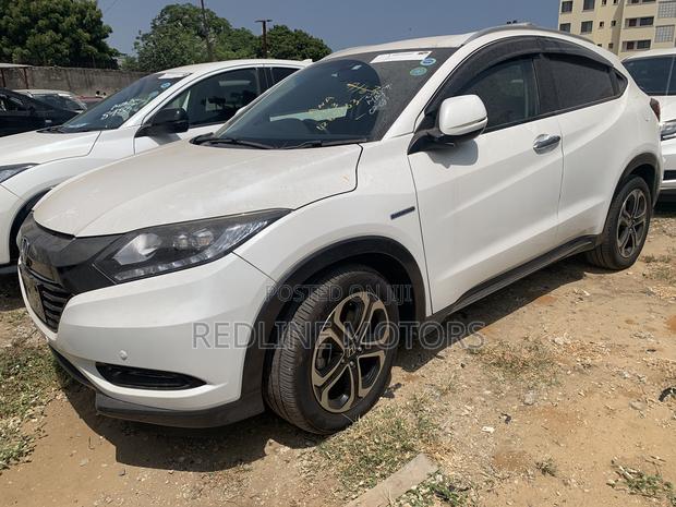 Honda Vezel 2018 Off white