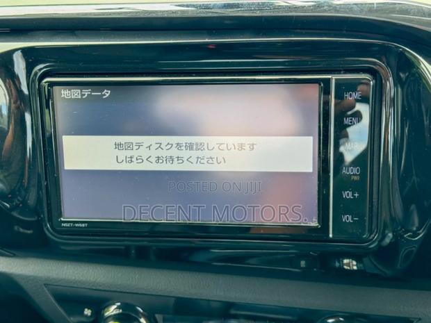 Toyota Hilux 2021 Blue