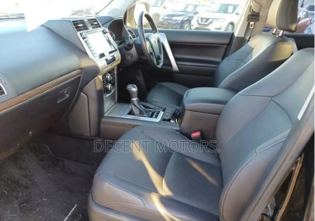 Toyota Land Cruiser Prado 2.8 2018 Black