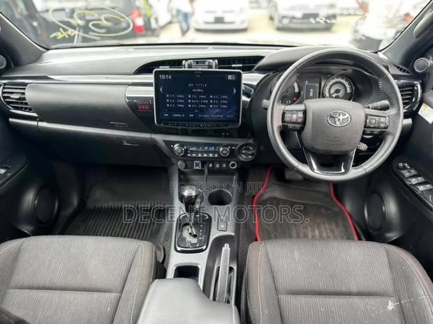 Toyota Hilux 2.4 Diesel 2020 Black