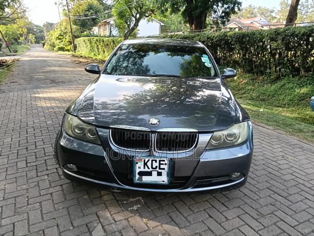 BMW 320i Sedan RWD 2008 Black