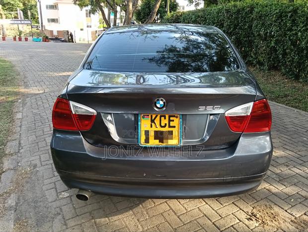 BMW 320i Sedan RWD 2008 Black