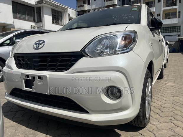 Toyota Passo 2018 Beige
