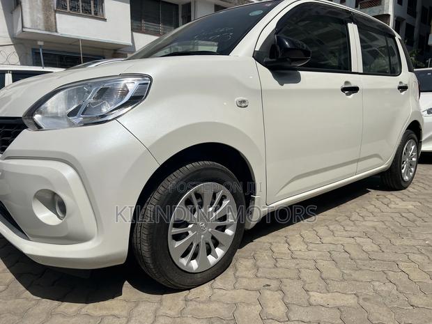 Toyota Passo 2018 Beige