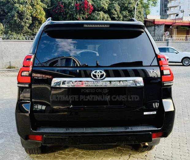 Toyota Land Cruiser Prado 2.7 2019 Black