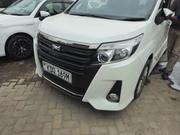 Toyota Noah 2018 White for sale