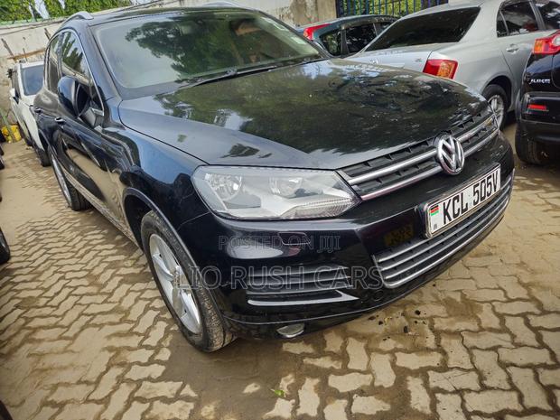 Volkswagen Touareg 2011 Black