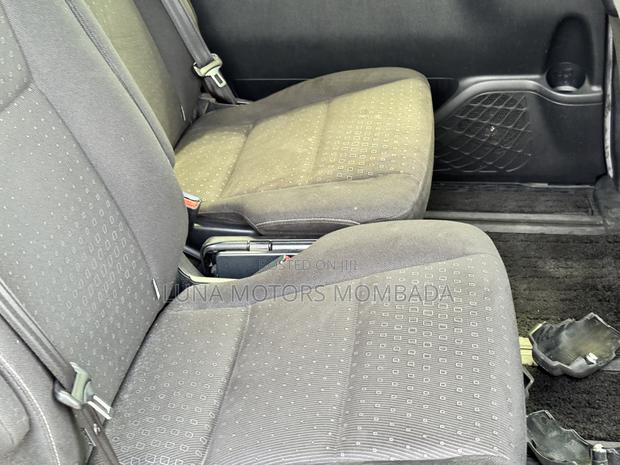 Toyota Noah 2018 Purple