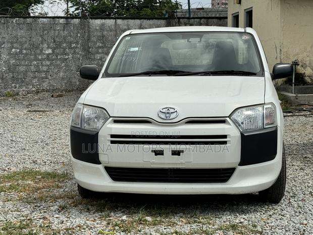 Toyota Succeed 2018 White