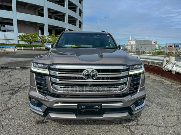 Toyota Land Cruiser 3.3 Diesel 4WD 2021 Gray