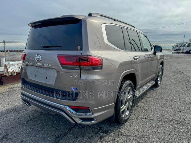 Toyota Land Cruiser 3.3 Diesel 4WD 2021 Gray