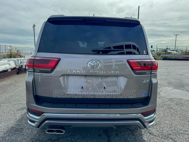 Toyota Land Cruiser 3.3 Diesel 4WD 2021 Gray