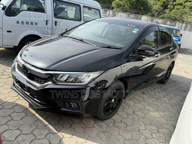 Honda Grace 1.5 Hybrid FWD 2018 Black
