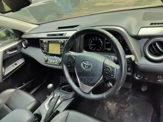 Toyota RAV4 2017 Burgundy