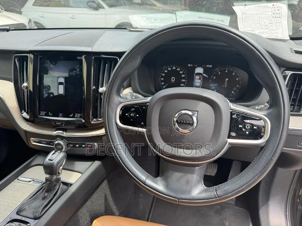 Volvo XC60 T5 Inscription AWD 2018 Gray