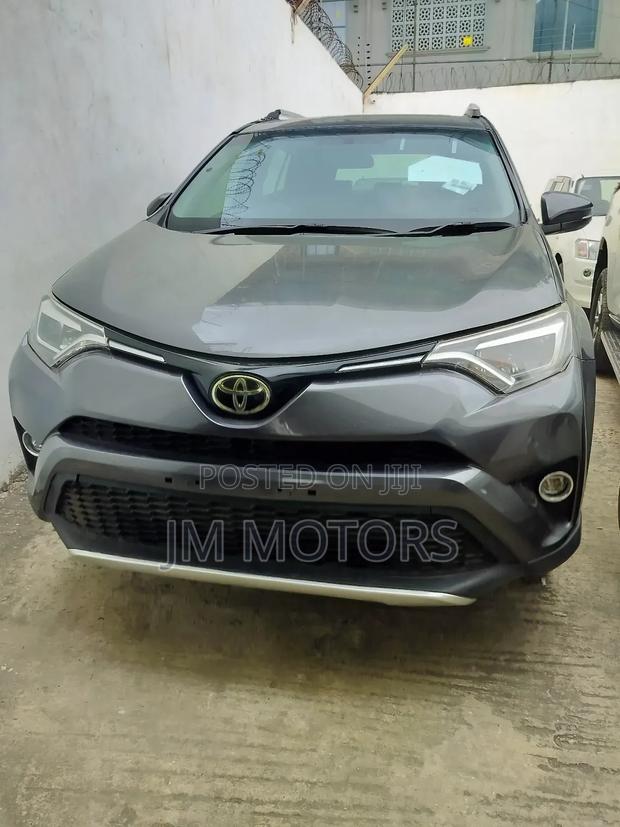 Toyota RAV4 2017 Gray