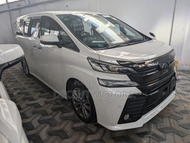 Toyota Vellfire 2018 White