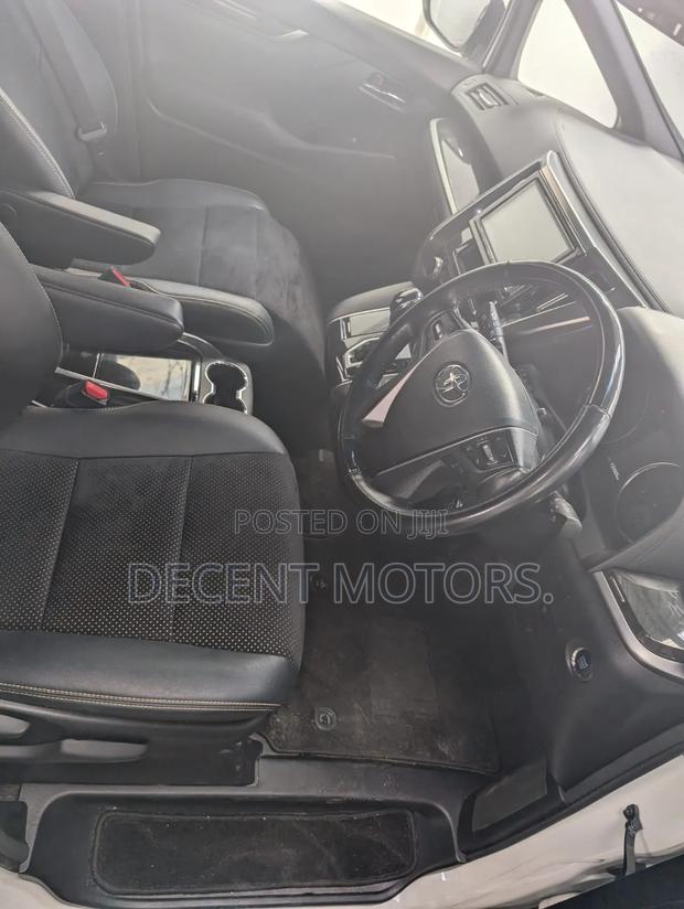 Toyota Vellfire 2018 White