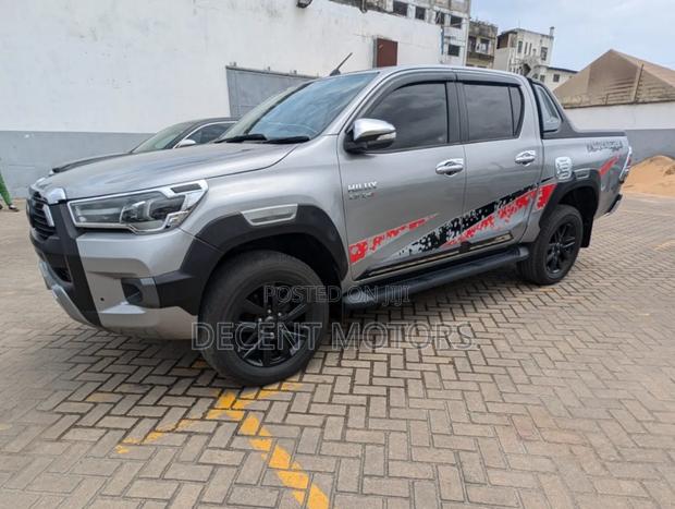 Toyota Hilux 2018 Silver