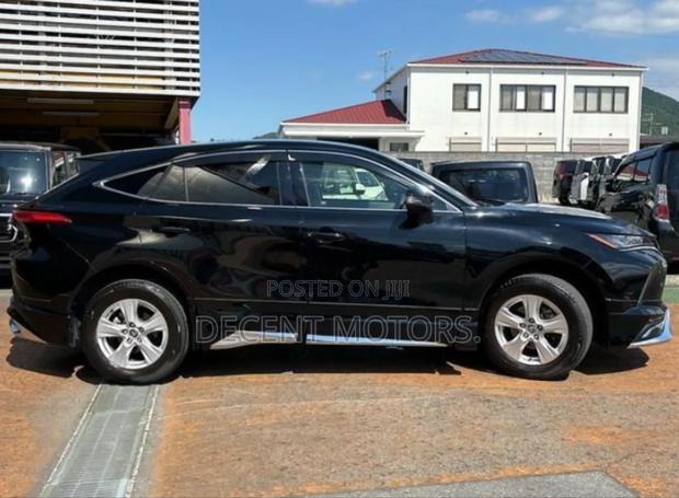 Toyota Harrier 2.0 2021 Black