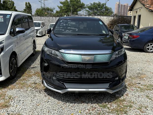 Toyota Harrier 2.0 2018 Black