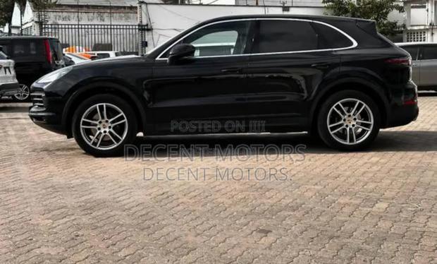 Porsche Cayenne Base AWD 2019 Black