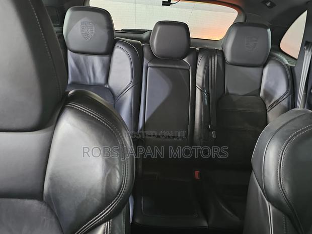 Porsche Cayenne Platinum Edition AWD 2017 Black