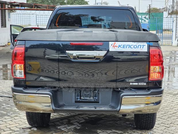 Toyota Hilux 2019 Black