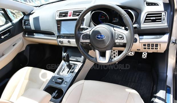 Subaru Outback 2016 Gold