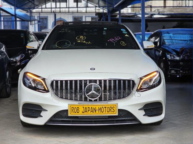 Mercedes-Benz E250 2017 Off white
