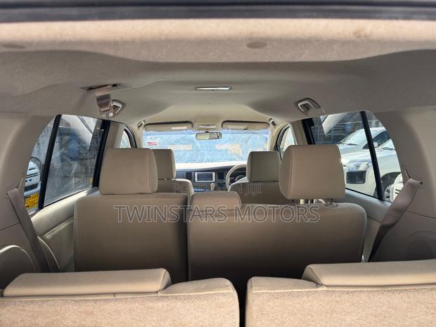 Toyota ISIS 2014 Blue