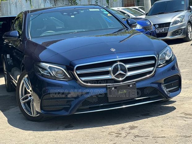 Mercedes-Benz E200 2019 Blue