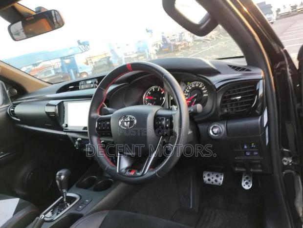 Toyota Hilux 2.4 Diesel 2020 Green