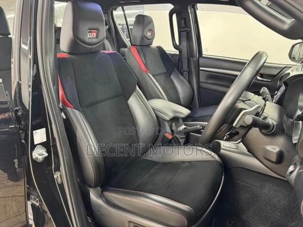 Toyota Hilux 2.4 Diesel 2020 Green