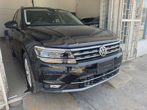 Volkswagen Tiguan 2.0T SEL R-Line Black FWD 2019 Black