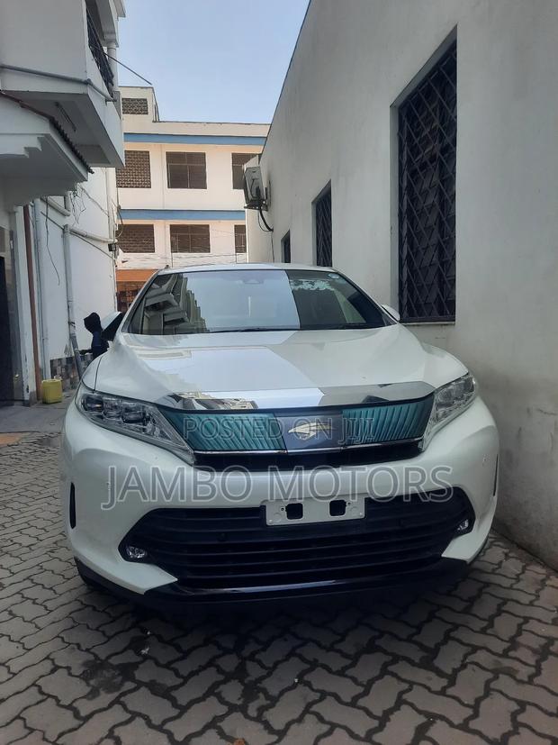 Toyota Harrier 2.0 2018 White