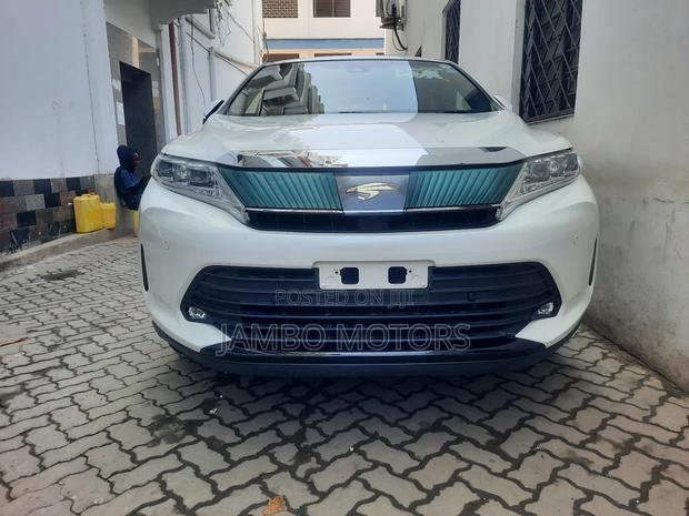 Toyota Harrier 2.0 2018 White