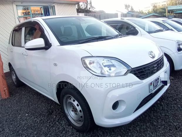 Toyota Passo 1.0 FWD 2016 Pearl