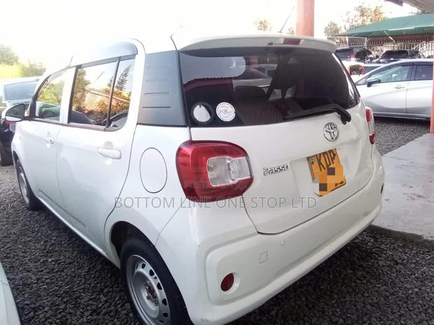 Toyota Passo 1.0 FWD 2016 Pearl
