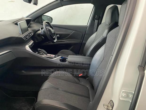 Peugeot 3008 2018 Off white