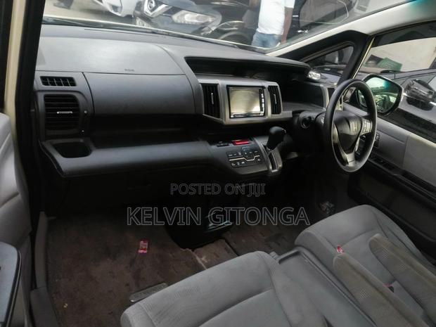 Honda Stepwgn 2012 Brown