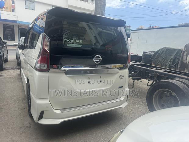 Nissan Serena 2019 White