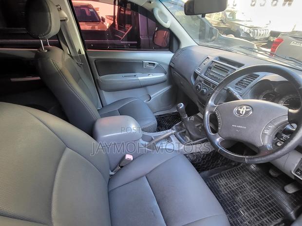 Toyota Hilux 2015 Gray
