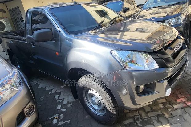Isuzu D-MAX 2017 Gray