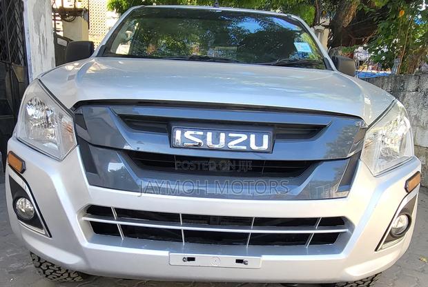 Isuzu D-MAX 2022 Silver