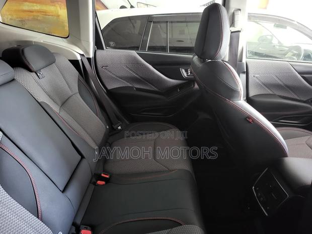Subaru Forester 2018 Gray