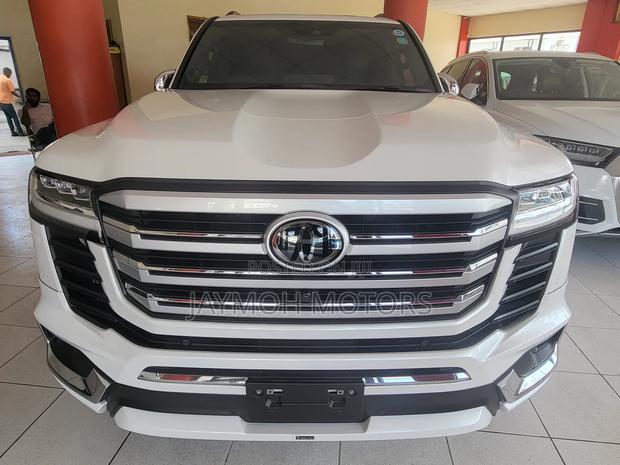 Toyota Land Cruiser 2023 White