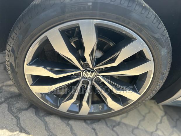 Volkswagen Tiguan 2022 Blue